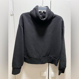 Zara Black Turtleneck Sweatshirt. Medium.